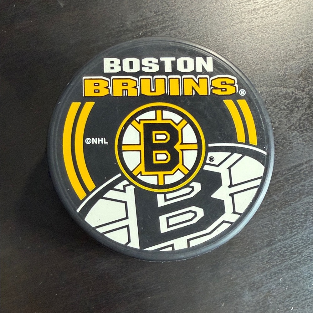 Boston Bruins NHL Hockey Puck